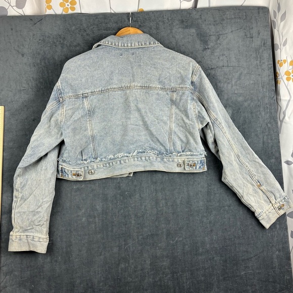 Forever 21 Blue Jean Crop Jacket Classic Denim Style Sz L - Picture 5 of 9